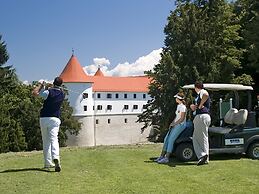 Mokrice Castle Estate