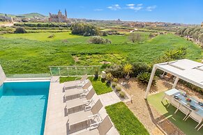 Twilight Gozitan Farmhouse With Pool