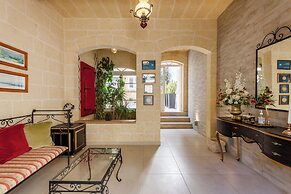 Twilight Gozitan Farmhouse With Pool