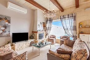 Twilight Gozitan Farmhouse With Pool