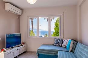 Beachfront Sion Sarande Apartment B