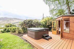 3 Bedroom Bungalow With Htub & Private Loch Access