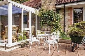 3 Bedroom Bungalow With Htub & Private Loch Access