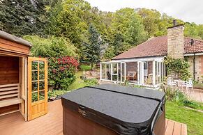 3 Bedroom Bungalow With Htub & Private Loch Access