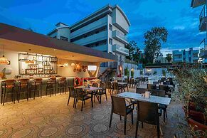 A Hotel Side