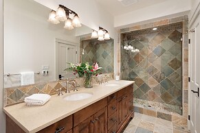 8166 Nicklaus North