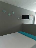8th Street Suites