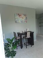 8th Street Suites