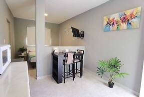 8th Street Suites