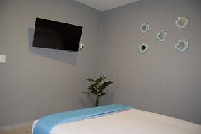 8th Street Suites
