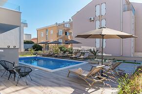 Pool apartments Villa Meteorite