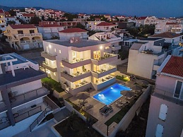Pool apartments Villa Meteorite