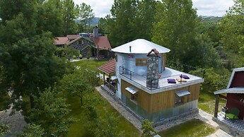 Dachas Cove Hotel