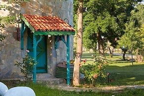 Dachas Cove Hotel