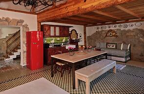 Dachas Cove Hotel