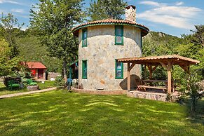 Dachas Cove Hotel