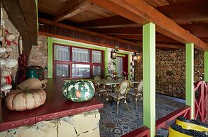 Dachas Cove Hotel