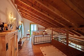 Dachas Cove Hotel