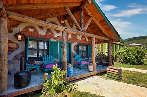 Dachas Cove Hotel