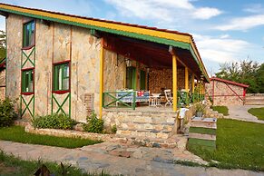 Dachas Cove Hotel