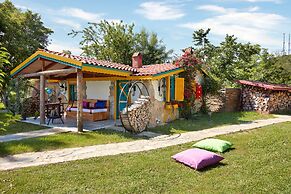 Dachas Cove Hotel