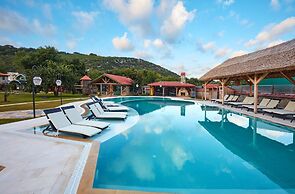 Dachas Cove Hotel