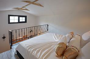 Dachas Cove Hotel