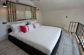 Dachas Cove Hotel
