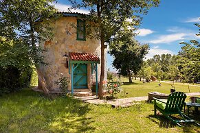 Dachas Cove Hotel