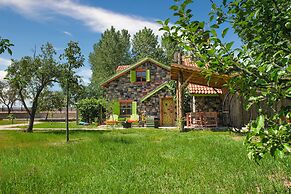Dachas Cove Hotel