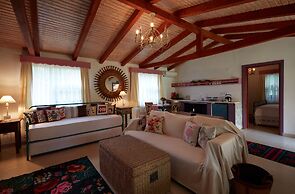 Dachas Cove Hotel