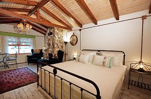 Dachas Cove Hotel