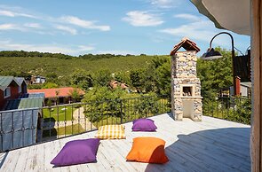 Dachas Cove Hotel