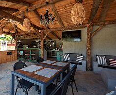 Dachas Cove Hotel