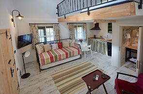 Dachas Cove Hotel