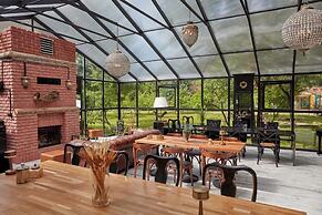Dachas Cove Hotel