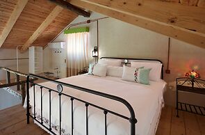 Dachas Cove Hotel