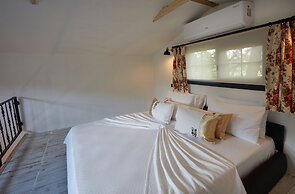 Dachas Cove Hotel