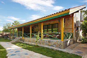 Dachas Cove Hotel