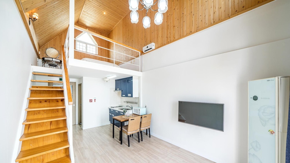 Yeosu Arens Pension