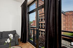 Lumina stylish and spacious studio