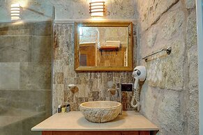 Avilla Cave Hotel