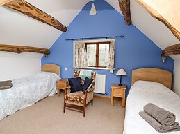 Maes Y Berllan Barn