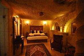 Solo Cave Suites