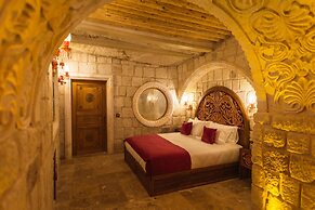 Solo Cave Suites
