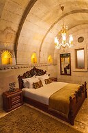 Solo Cave Suites