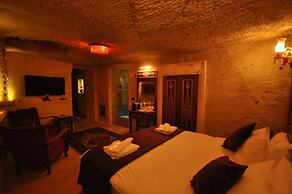 Solo Cave Suites