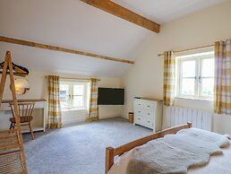 Acorn Lodge