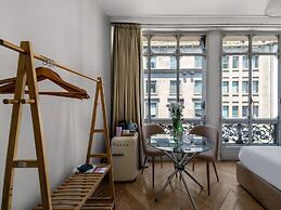 Milan Adore