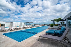 Icaro - With Rooftop At Ipana Condos